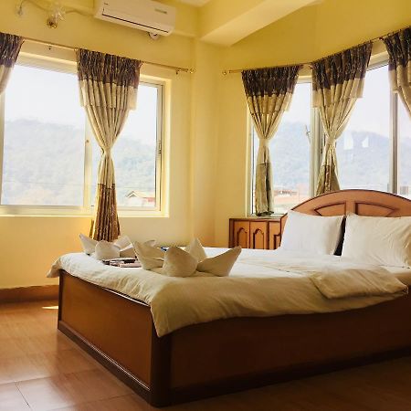 Hotel Milarepa Pvt Ltd Pokhara Kültér fotó