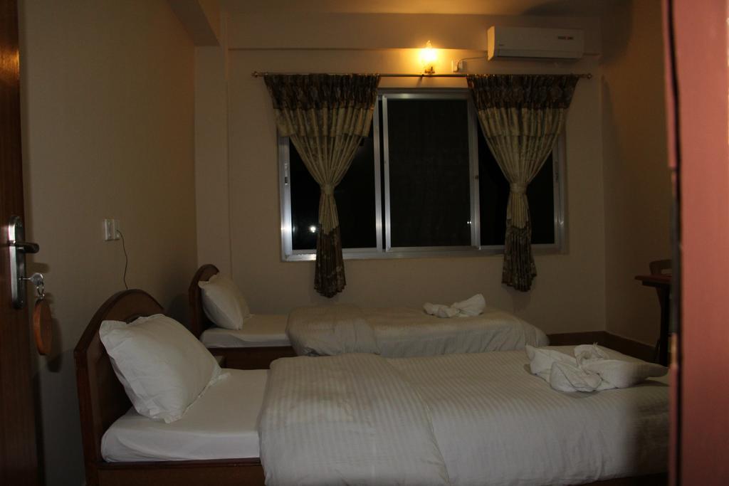 Hotel Milarepa Pvt Ltd Pokhara Kültér fotó